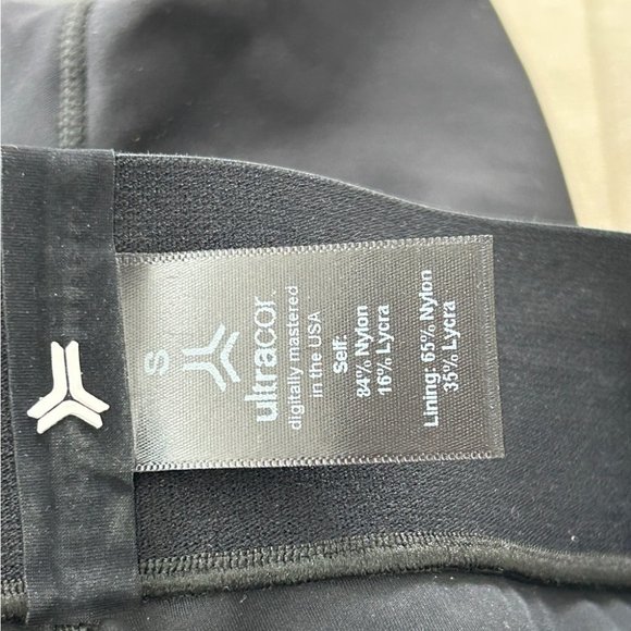 Ultracor Knockout Black Star Print Crop Leggings - Picture 7 of 12